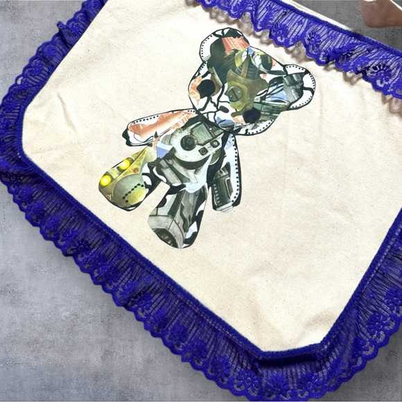 Custom cream and purple tote bag - Picture 8 of 15